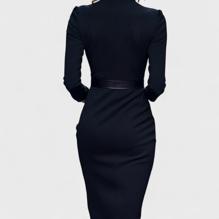 Mandarynka - Elegancka Czarna Sukienka z Paskiem i Kołnierzem