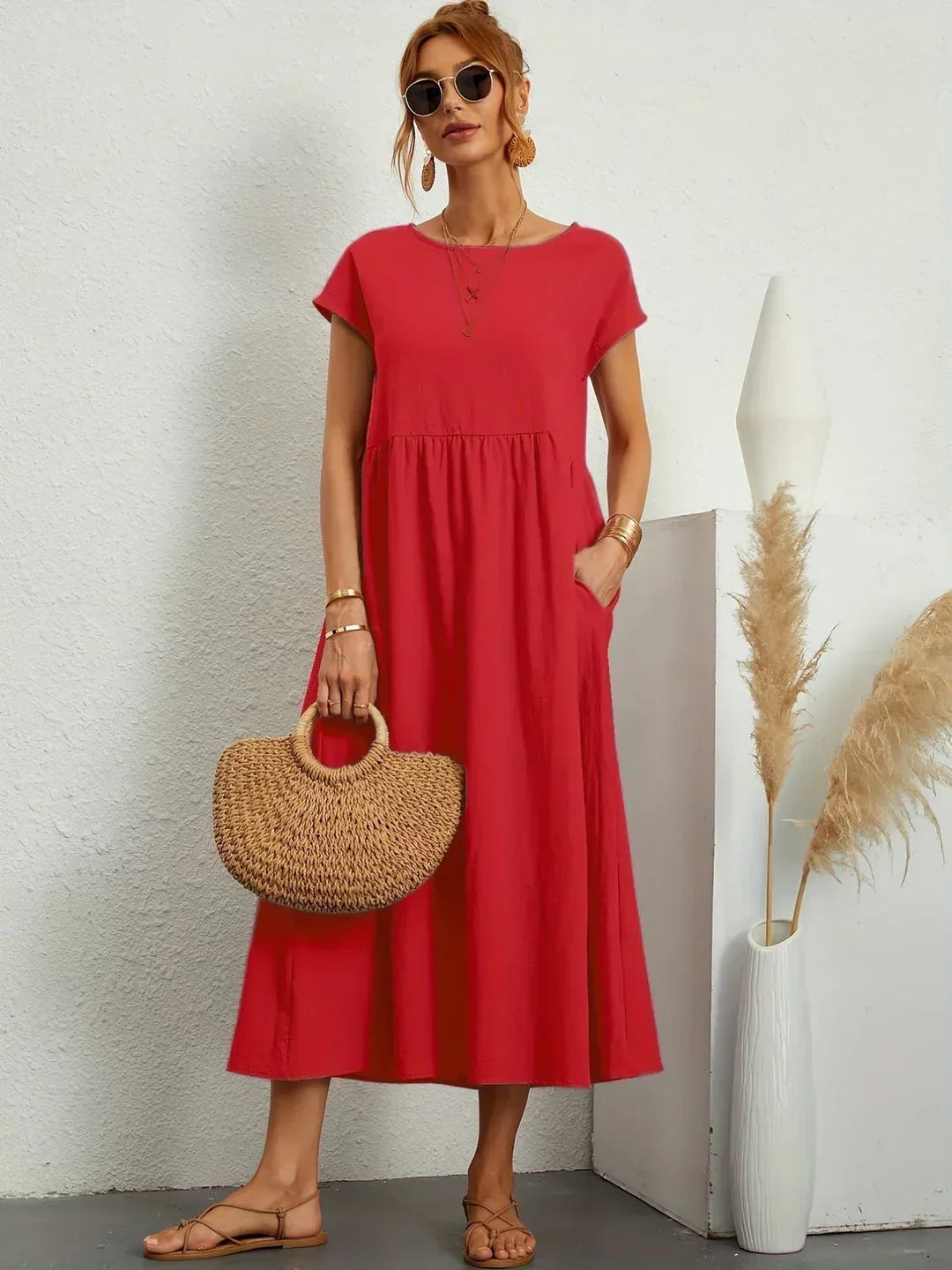 Lucyna - Midi sukienka w płynnej elegancji ponadczasowej